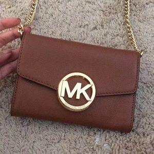 Gorgeous authentic Michael Kors crossbody
